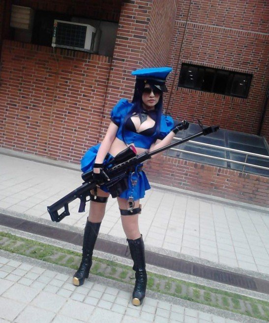本次cos的服装是皮成女警-<em>狙击手</em>皮肤