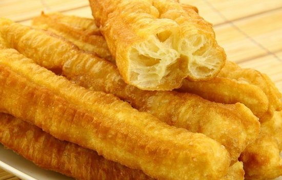 【视频】油条中的明矾,油条怎样做_油条加白矾