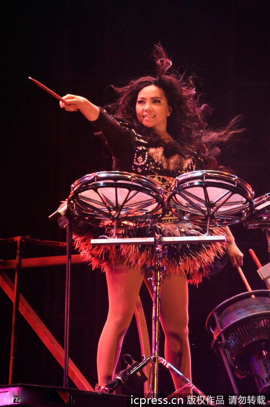 <em>张惠妹演唱会</em>激情四射 大尺度热舞霸气露底.m