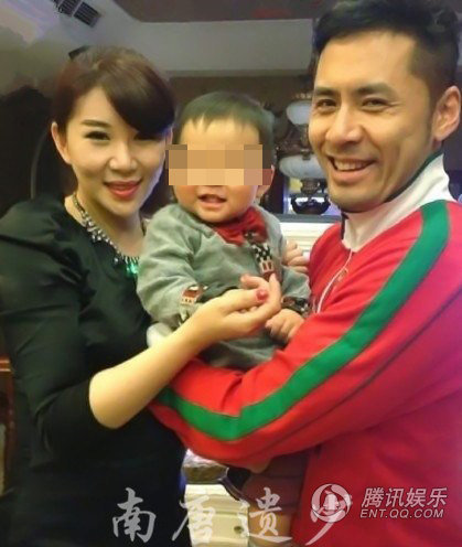 歌手黄征妻儿近照曝光