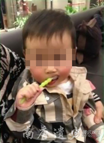 歌手黄征妻儿近照曝光