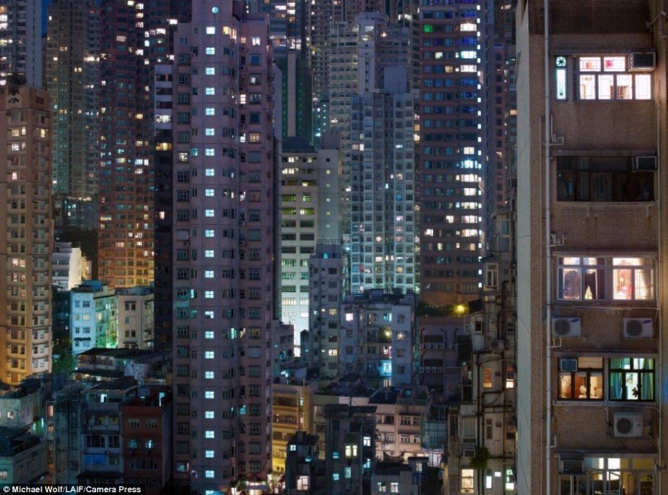 香港居住人口有多少_大陆人在香港注册公司属于港资企业还是外资企业(2)