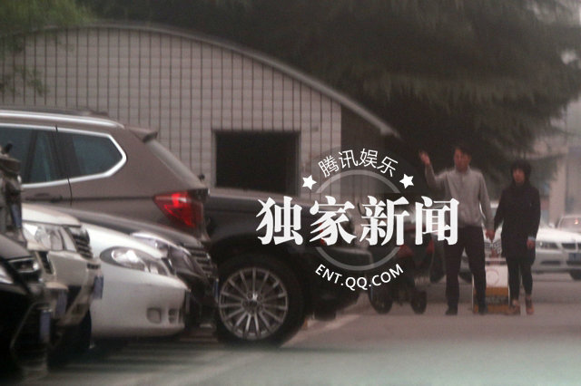 独家:靳东女友曝光+疑双方家人见面好事将近