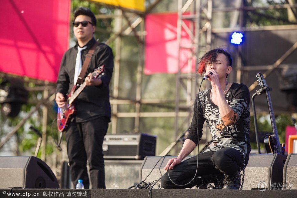 尚雯婕黄义达助阵草莓 <em>宠物同谋大肚女主唱</em>飙