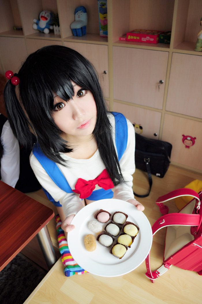 -东方游戏-这么萌的妹子不许喷!玉子市场<em>美腿</em>白