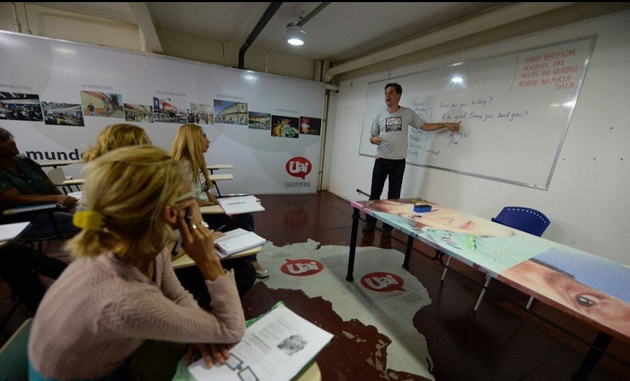 巴西妓女接受英语培训 为迎接2014世界杯(图)