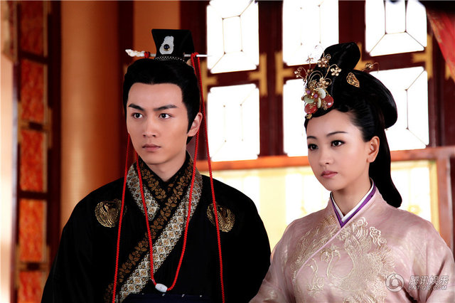 《陆贞传奇》杨蓉霸气冷艳 美妆华服诠释女王范
