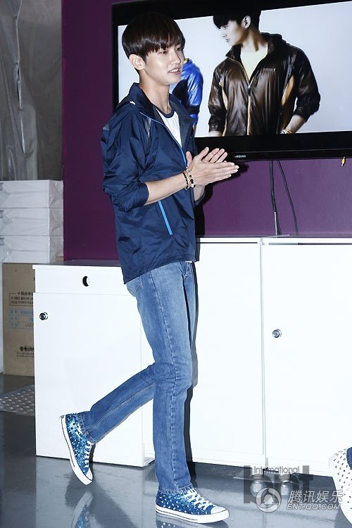 东方神起五人桌面+东方神起允浩被打