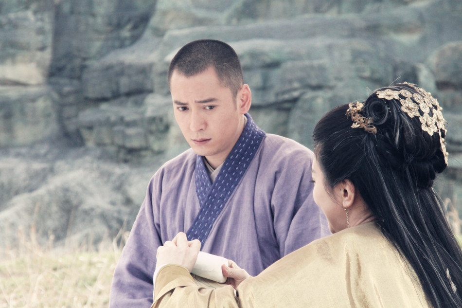 新版《天龙八部》曝剧照 韩栋英雄救美贾静雯
