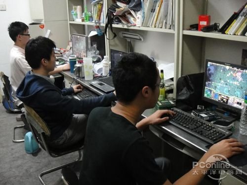 看电影…大学生中的\