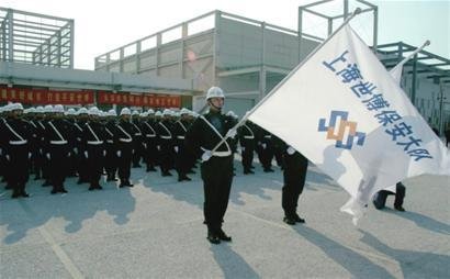 小保安大钱途:交大毕业生当随身侍卫月入2万