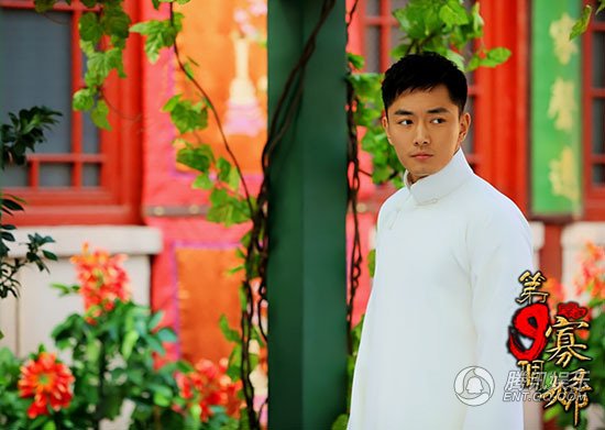 李东学《第九个寡妇》演洋派医生 网友:求挂号