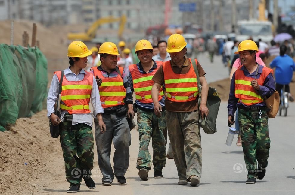 一个工人一天能绑多少吨钢筋-一个钢筋工人一