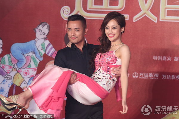 <em>张馨予</em>亮相《<em>粉红女郎</em>》 阿雅穿婚纱现场逼婚