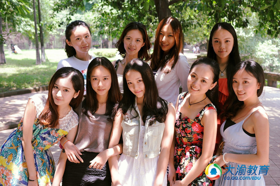 美女组团来闯关,给大家带来这样的福利,摄影师大哥你要坚强!视频