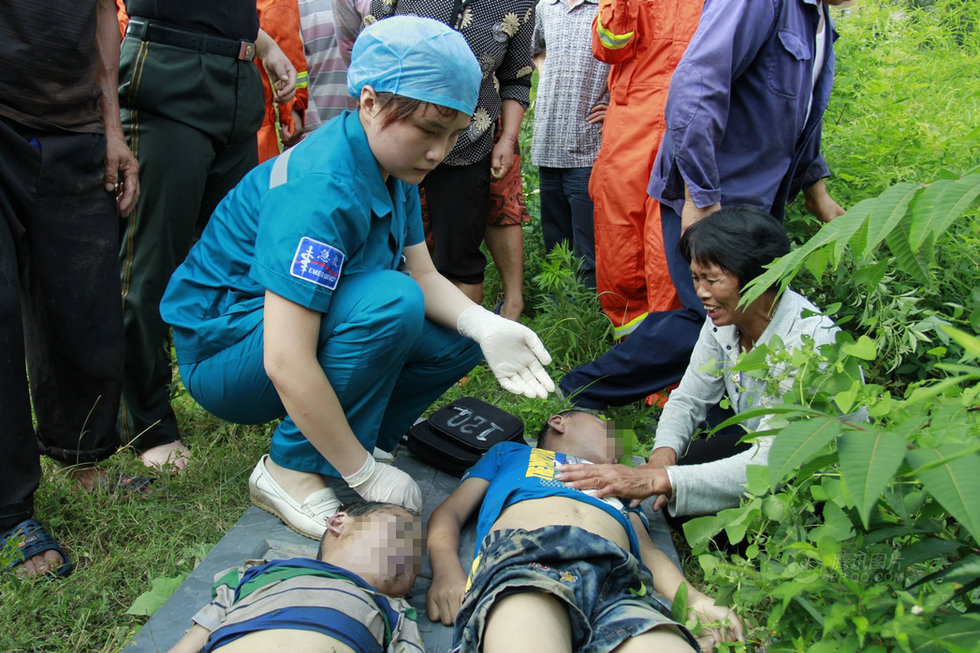 组图:湖南娄底两名小学生游泳溺亡