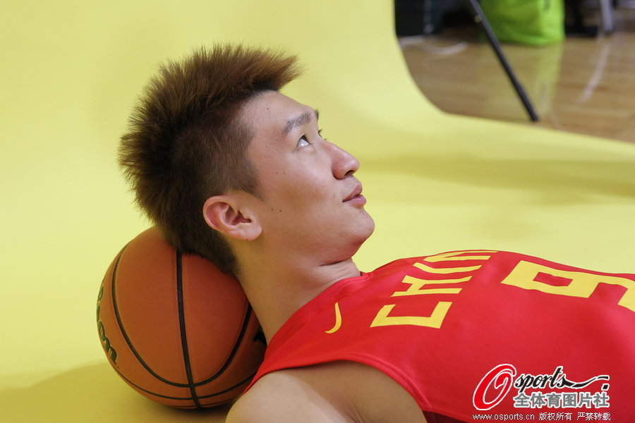 高清:男篮写真拍摄花絮