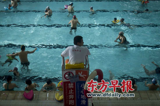 沪开放598家公共泳池 90家提示人数引导错峰