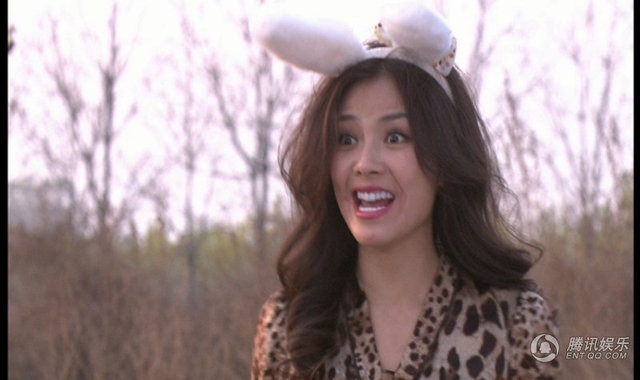 粉丝举横幅抗议\女神堕落\