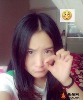 美女搞笑模仿qq表情