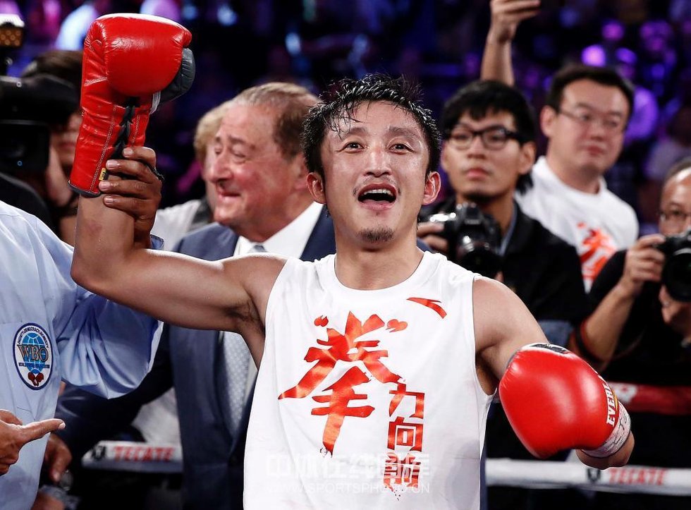 邹市明点数胜19岁对手 赛后披国旗庆祝|体坛风云 - QQTZ综合社区 - 打造专业QQ交流、游戏资讯、娱乐休闲平台