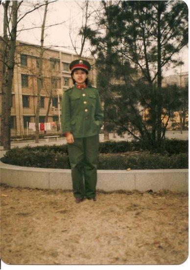 韩红青涩<em>女兵</em>照曝光,皮肤白嫩身材苗条,再次验