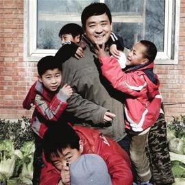 北京白菜爸爸携妻儿来沪做烧伤修复手术