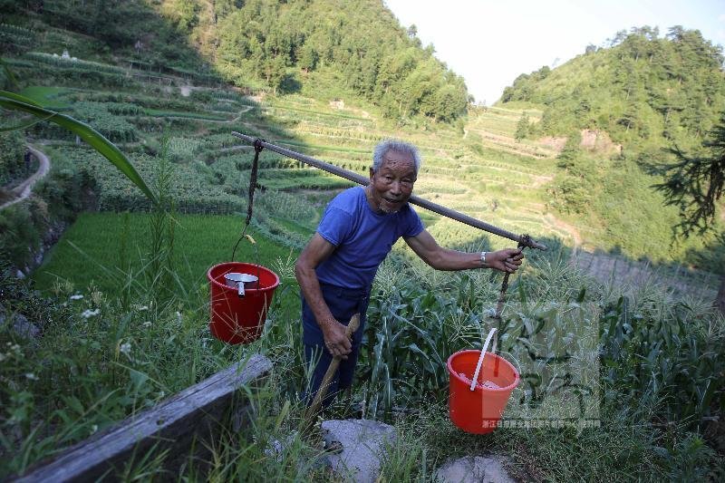 一个村子有多少人口_【▲村子里的一口大老井】-探访 据有400年历史的