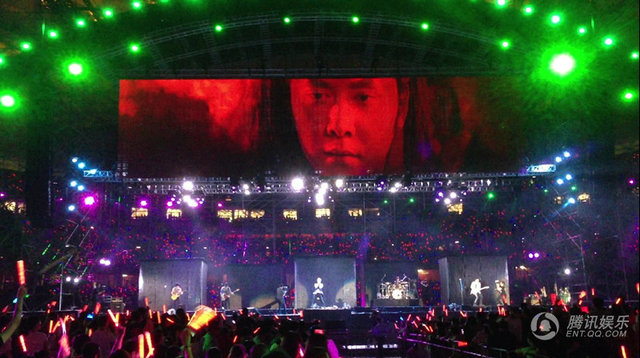 巢现兰陵王画面 五月天演唱会首唱《入阵曲》