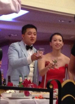 组图:轮椅天使金晶大婚 自称嫁普通人家