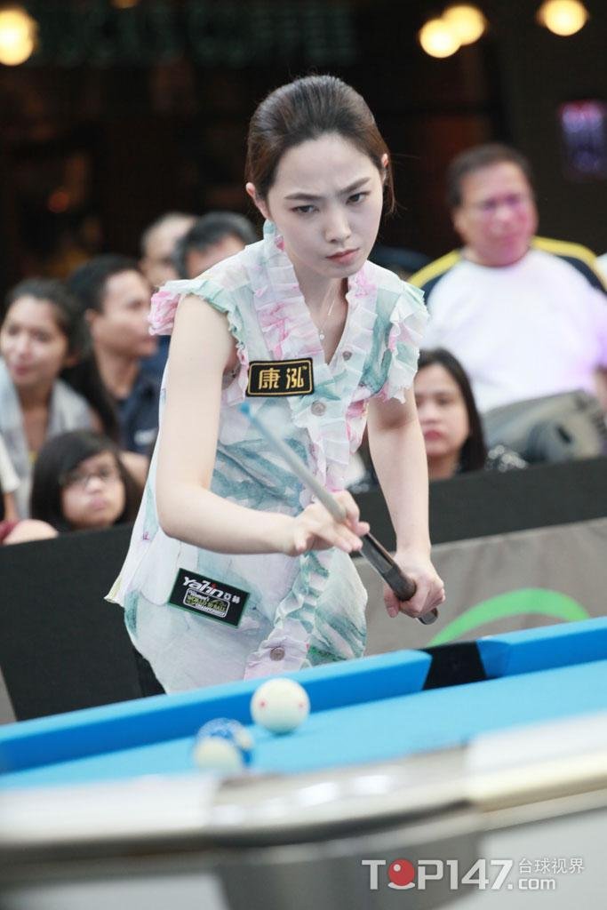 高清:亚林10球赛 车侑蓝粉嫩亮相艳压潘晓婷