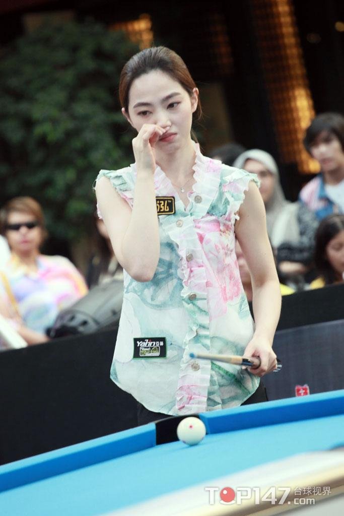 高清:亚林10球赛 车侑蓝粉嫩亮相艳压潘晓婷