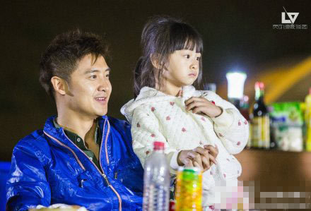 田亮晒女儿居家照 cindy穿<em>睡衣</em>扮阿拉蕾-休闲驿