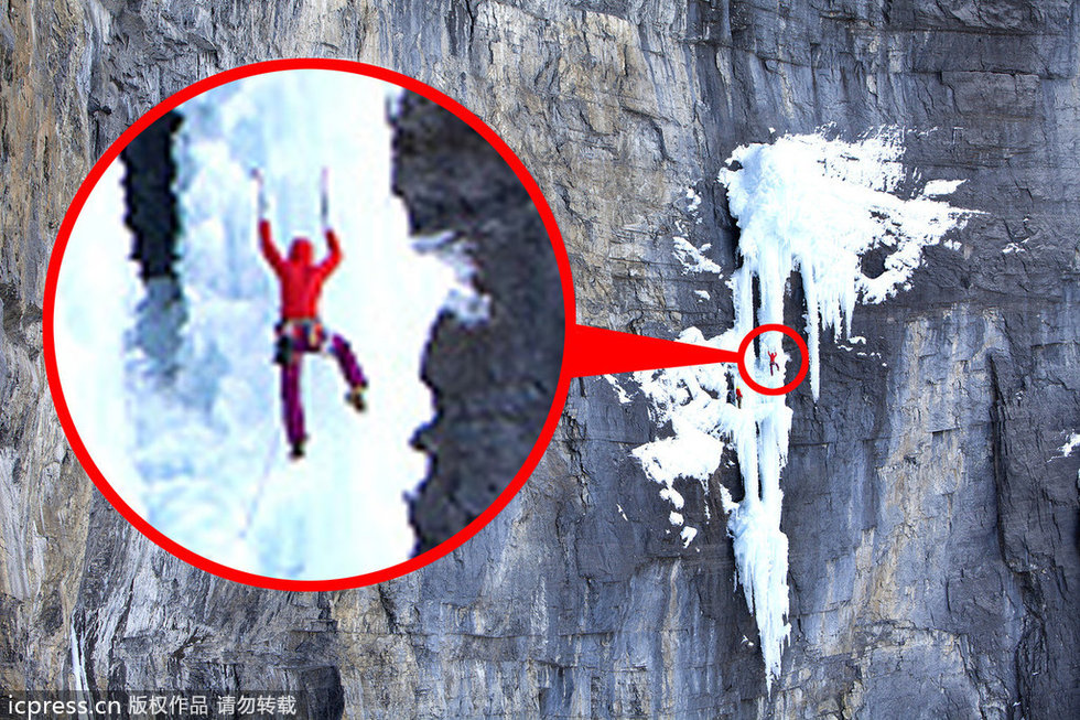 惊悚!攀爬高手登山瞬间 网友称:作死节奏