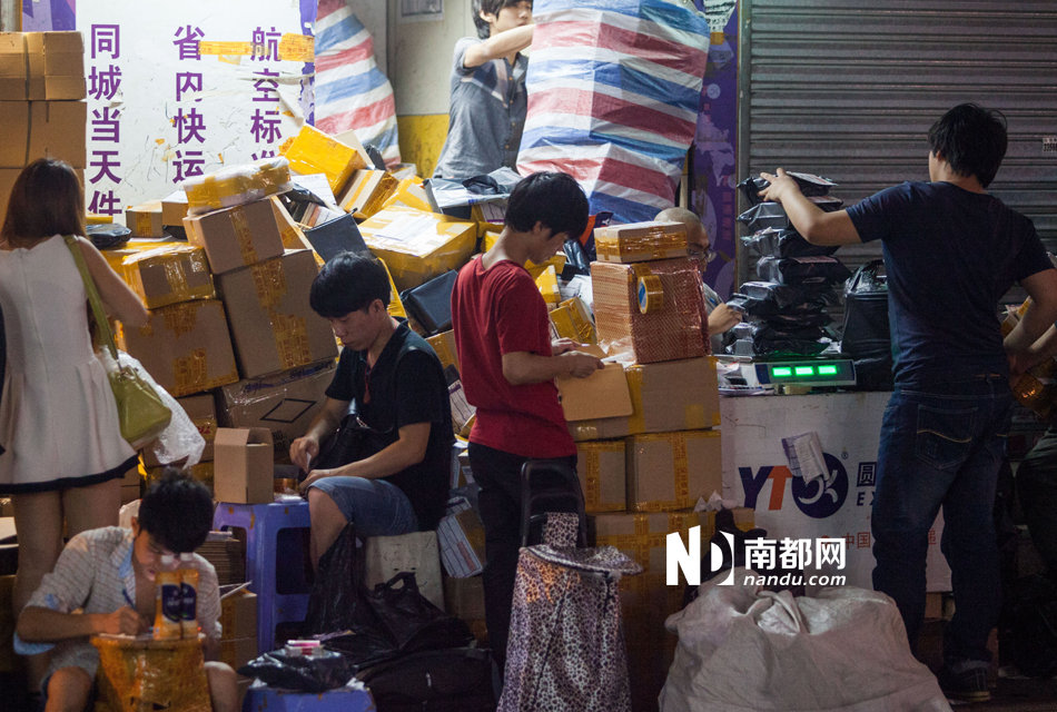 京东快递员收入_深圳快递员收入