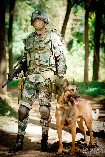 《神犬奇兵》曝光预告片 人犬共铸传奇军魂