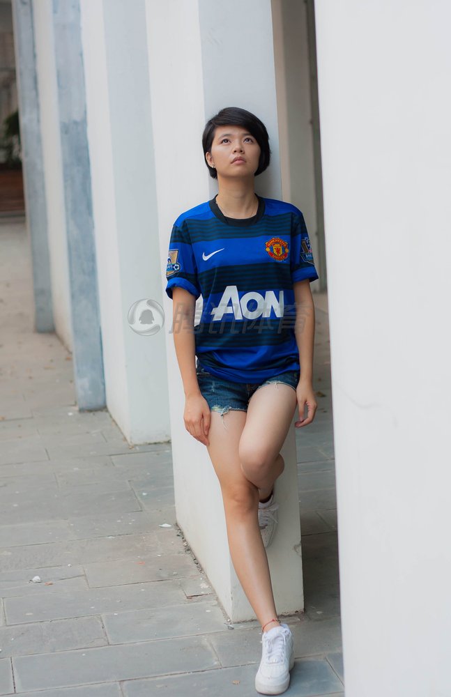 曼联球迷披复古球衣 梦回三冠王朝|<em>靓丽美图</em> - 