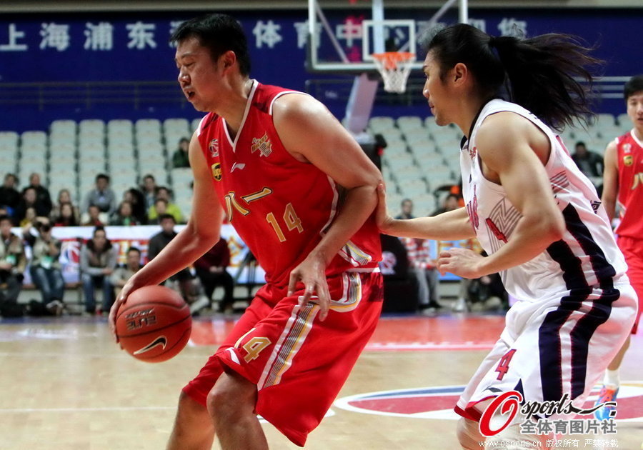 一场差点破了纪录的“教学赛”!12月27日CBA常规赛上海四川之战背后那些事儿