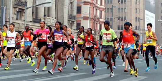 上海马拉松男子南非夺冠 女子埃塞俄比亚前三