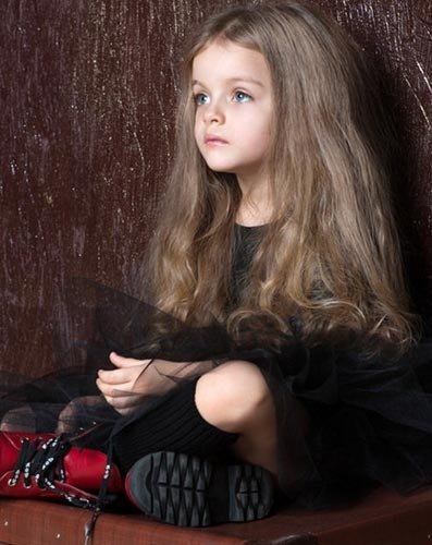 俄罗斯5岁小模特走红 想当奥运体操冠军(图)-俄