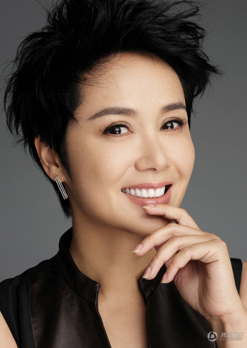 高清:蒋 雯丽 黑白简约写真短发俏皮明眸动人_中