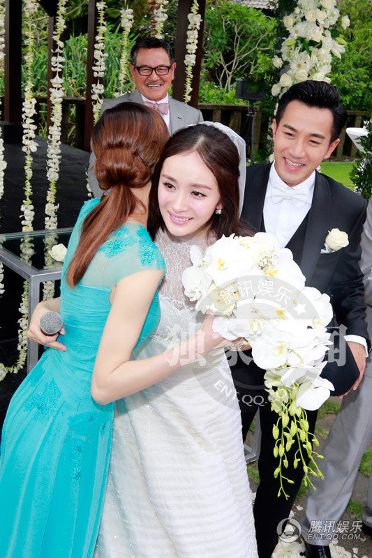 <em>处女座</em>杨幂天秤刘恺威大婚拥吻落泪 新郎承诺