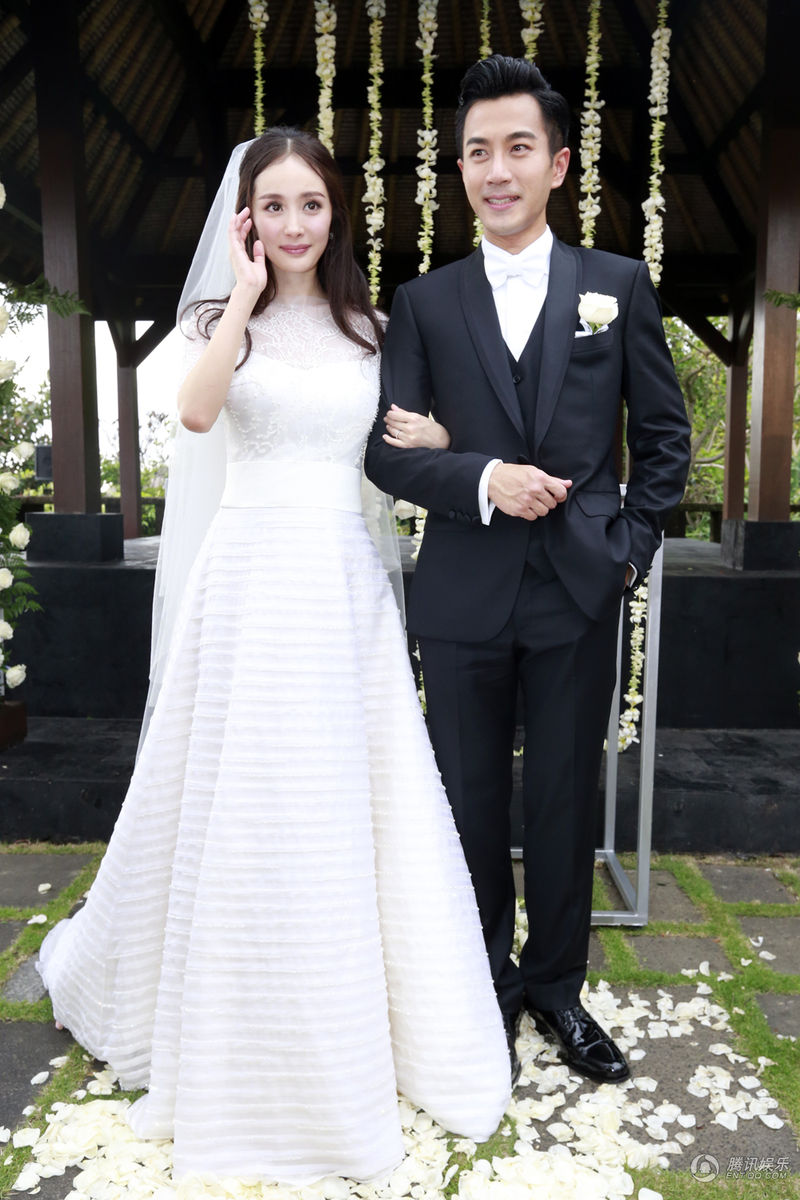 <em>处女座</em>杨幂天秤刘恺威大婚拥吻落泪 新郎承诺