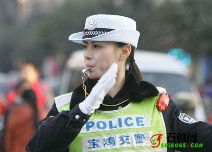 宝鸡"最美"女交警走红网络