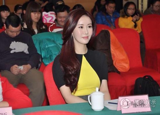 组图:《傻妞归来》 于咏琳与猪八戒修得正果