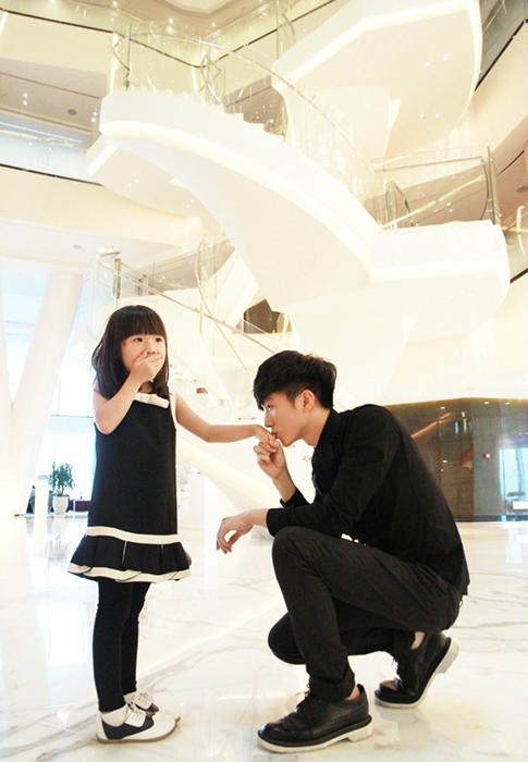 哥哥<em>大妹妹</em>18岁+最萌年龄差兄妹走红