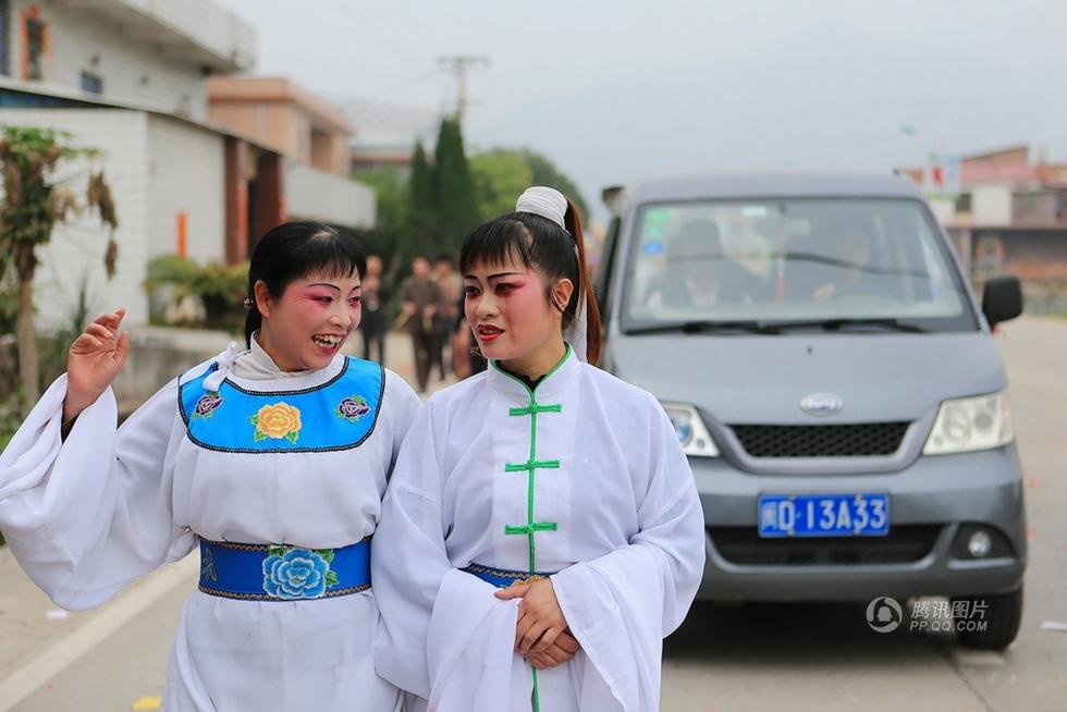 2014年4月2日,福建南安梅山,哭丧的女人.