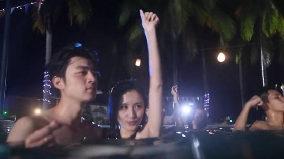 赵奕欢回应自摸门 大尺度图系《<em>后备空姐</em>》剧