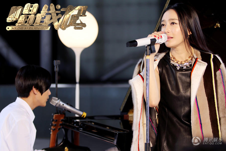 《唱战记》曝秦岚特辑 女神美颜秒杀四大男神