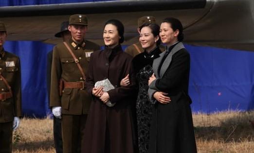 袁咏仪俞飞鸿饰演<em>宋氏三姐妹</em> 着旗袍惊艳亮相